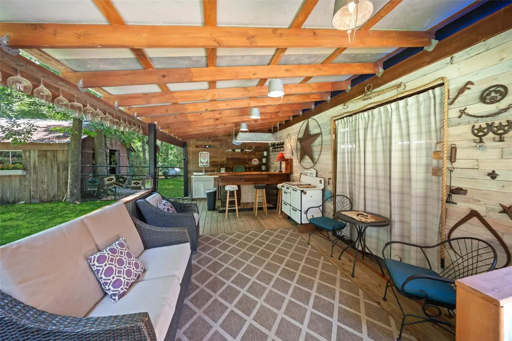 403 Westbrook Street Pinehurst, TX 77362