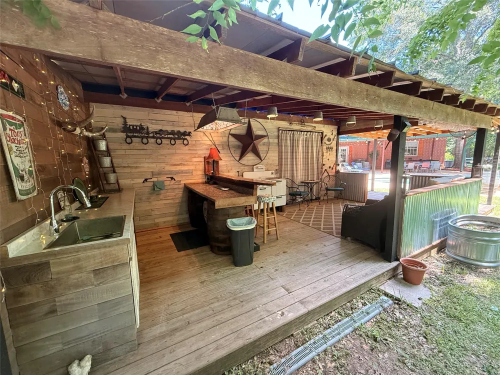 403 Westbrook Street Pinehurst, TX 77362