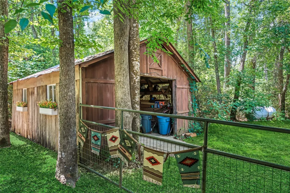 403 Westbrook Street Pinehurst, TX 77362