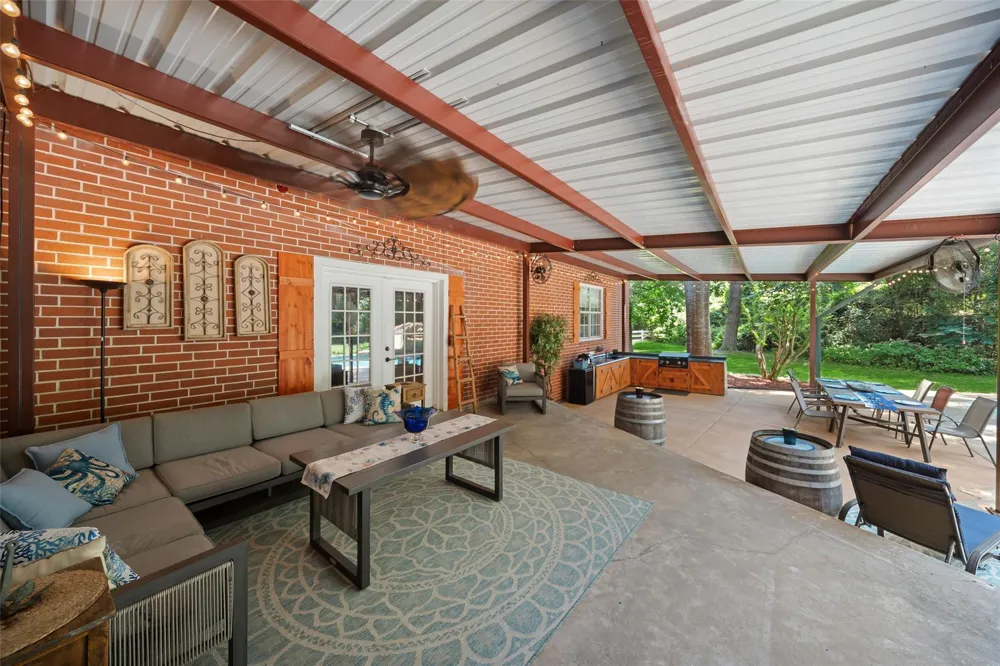 403 Westbrook Street Pinehurst, TX 77362