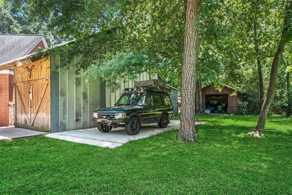 403 Westbrook Street Pinehurst, TX 77362