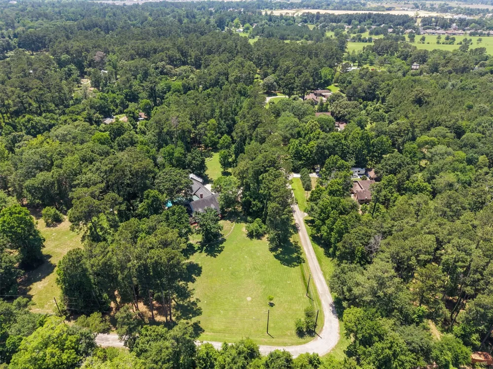 403 Westbrook Street Pinehurst, TX 77362