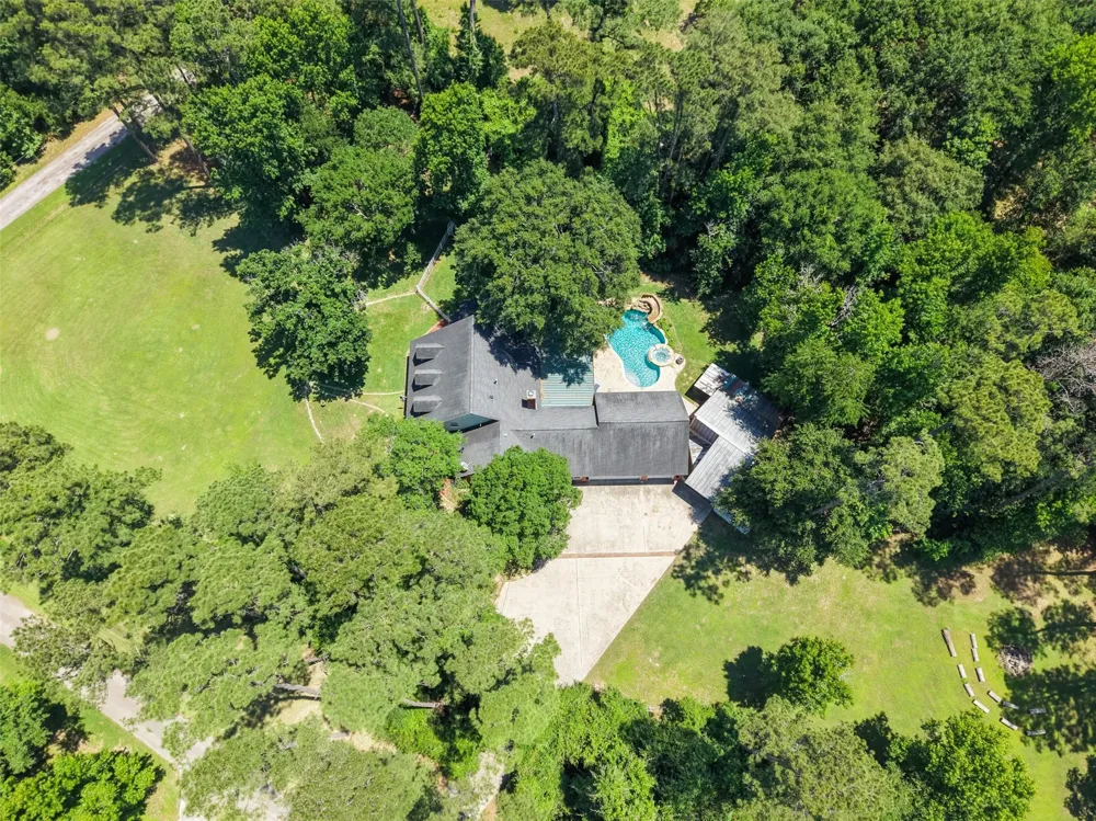 403 Westbrook Street Pinehurst, TX 77362