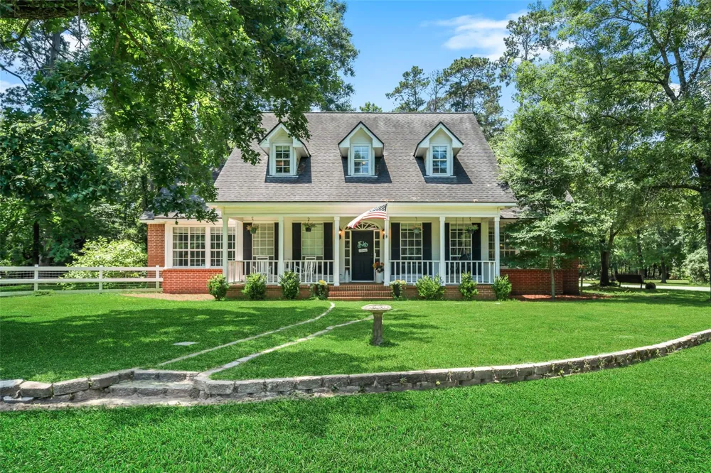 403 Westbrook Street Pinehurst, TX 77362