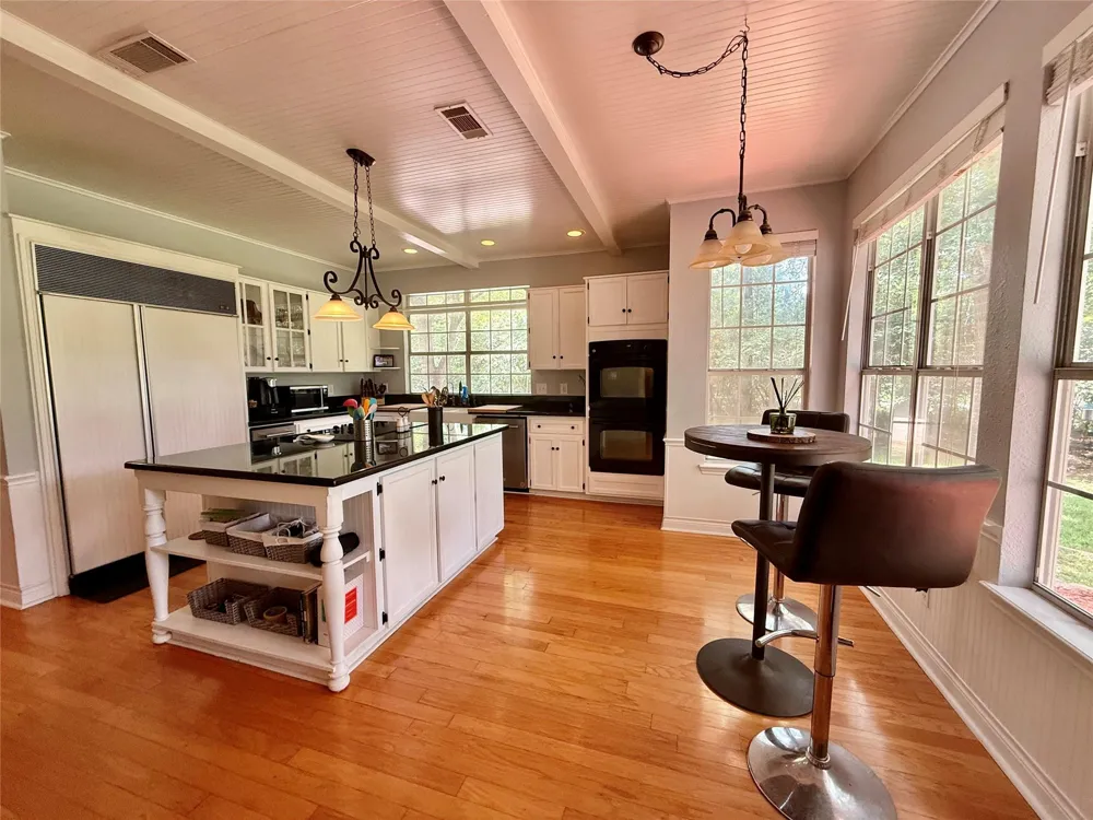 403 Westbrook Street Pinehurst, TX 77362