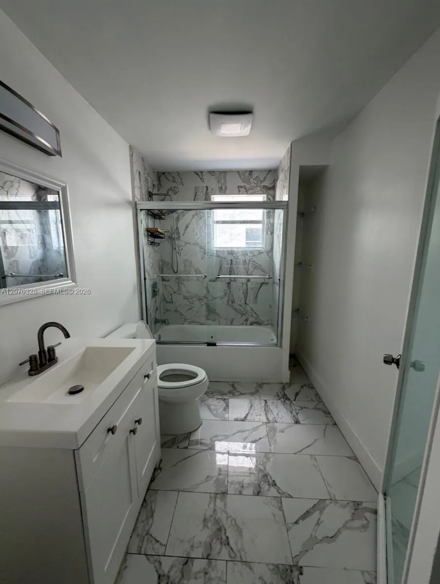 524 NW 35th St #1 Miami, FL 33127