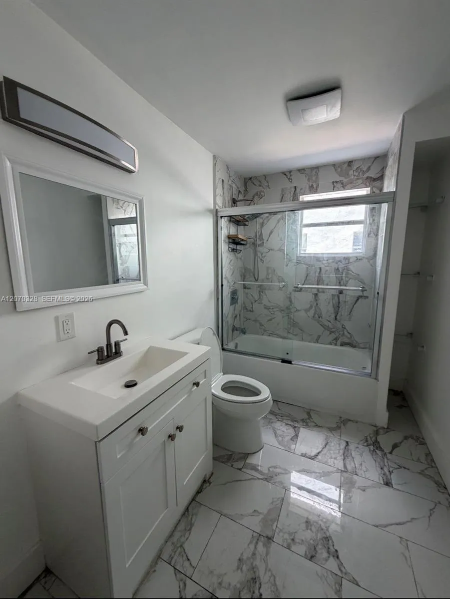 524 NW 35th St #1 Miami, FL 33127