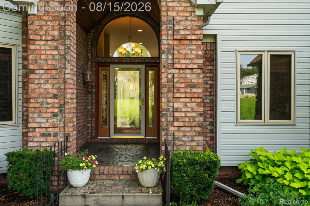 333 Elio Drive Highland Charter Township, MI 48357