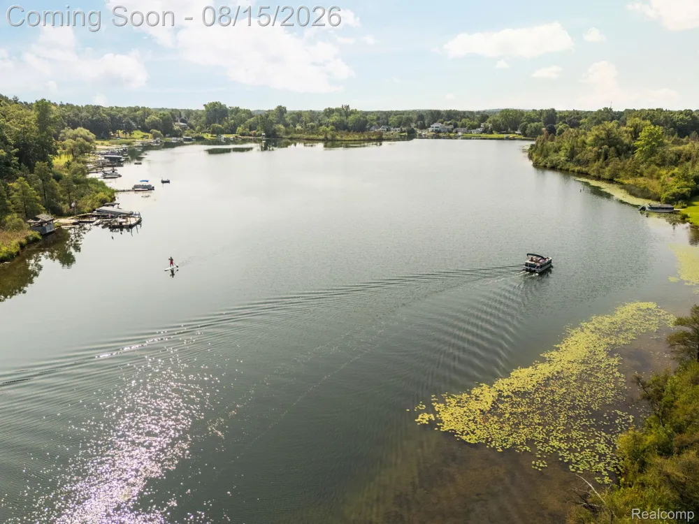 333 Elio Drive Highland Charter Township, MI 48357