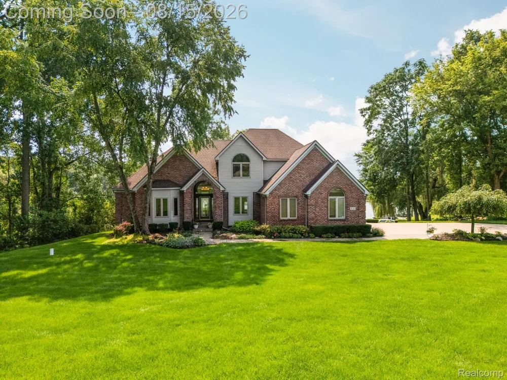 333 Elio Drive Highland Charter Township, MI 48357