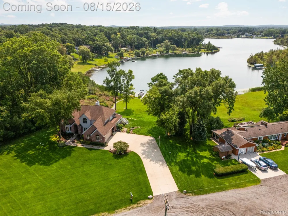 333 Elio Drive Highland Charter Township, MI 48357