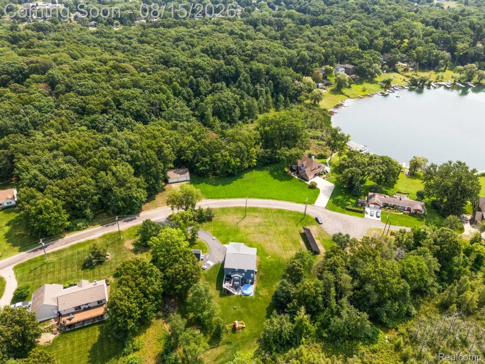 333 Elio Drive Highland Charter Township, MI 48357