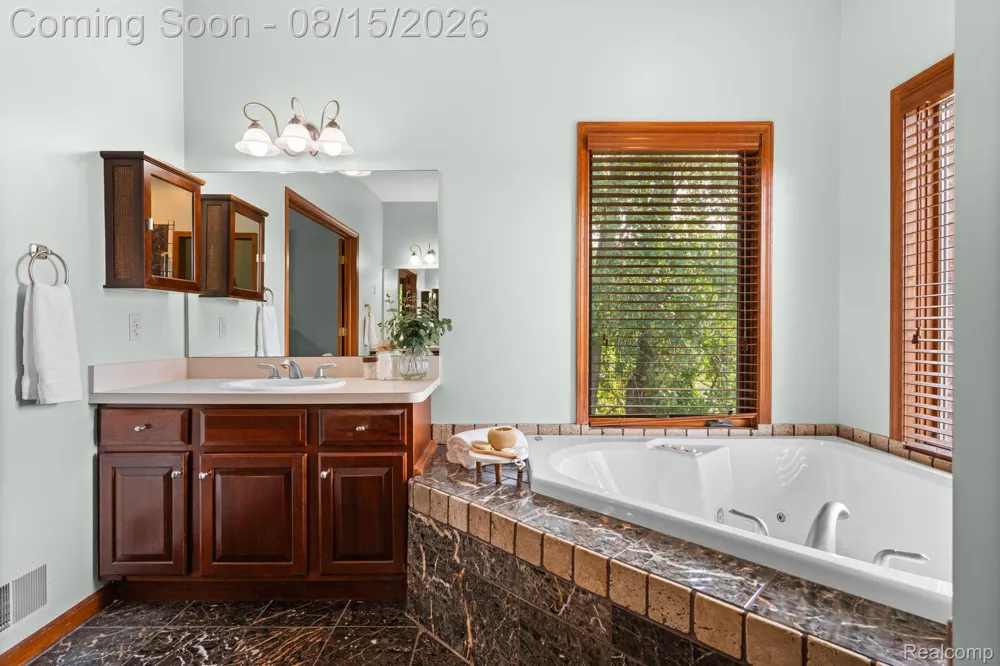 333 Elio Drive Highland Charter Township, MI 48357