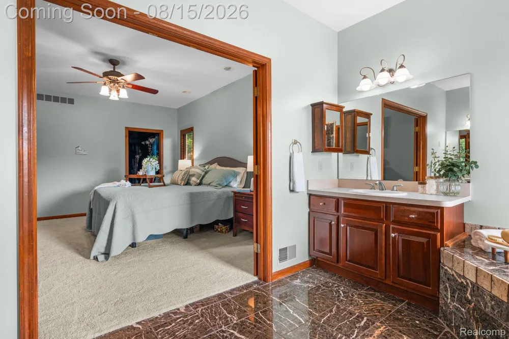 333 Elio Drive Highland Charter Township, MI 48357