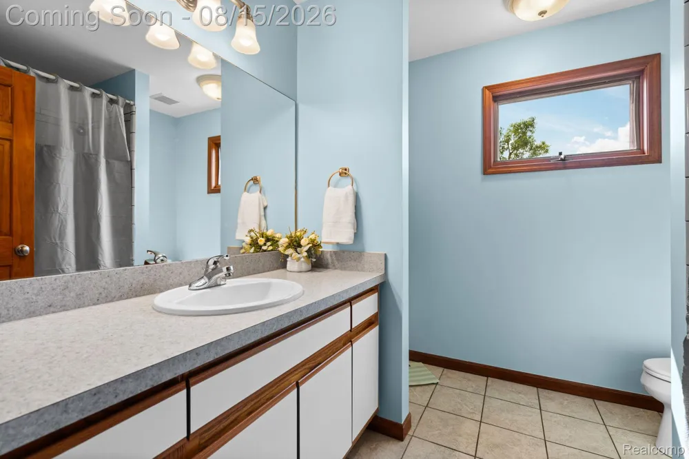 333 Elio Drive Highland Charter Township, MI 48357