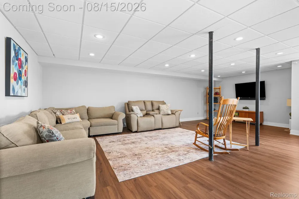 333 Elio Drive Highland Charter Township, MI 48357