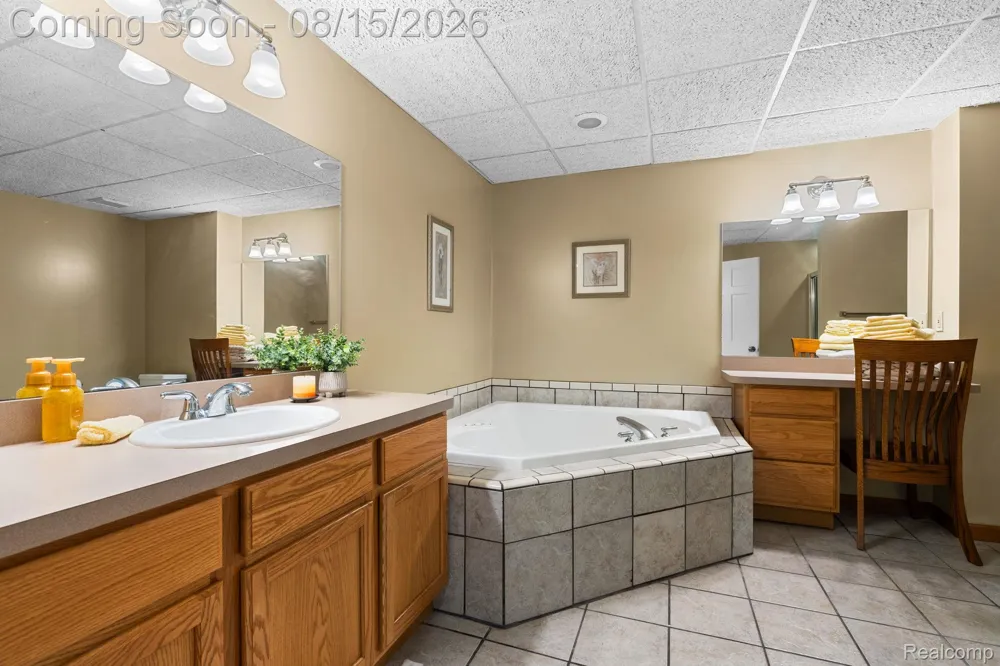 333 Elio Drive Highland Charter Township, MI 48357