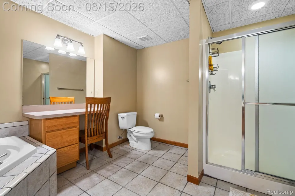 333 Elio Drive Highland Charter Township, MI 48357