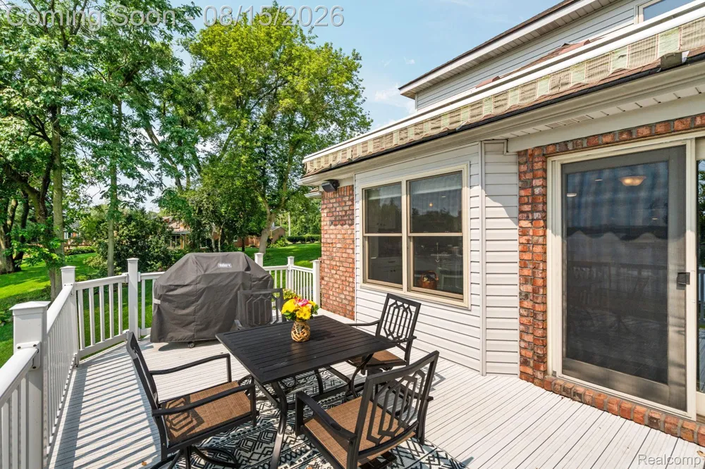 333 Elio Drive Highland Charter Township, MI 48357