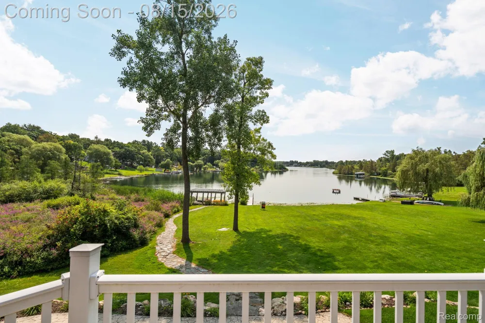 333 Elio Drive Highland Charter Township, MI 48357