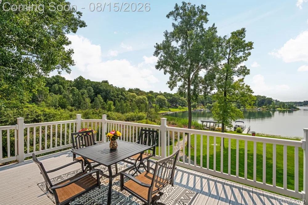333 Elio Drive Highland Charter Township, MI 48357