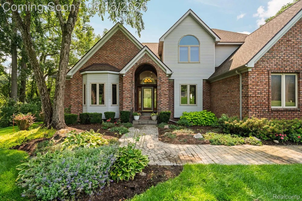 333 Elio Drive Highland Charter Township, MI 48357