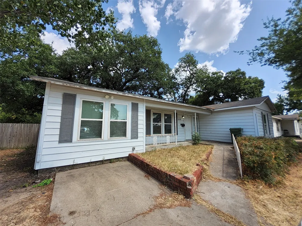 558 Harrison Lane Hurst, TX 76053