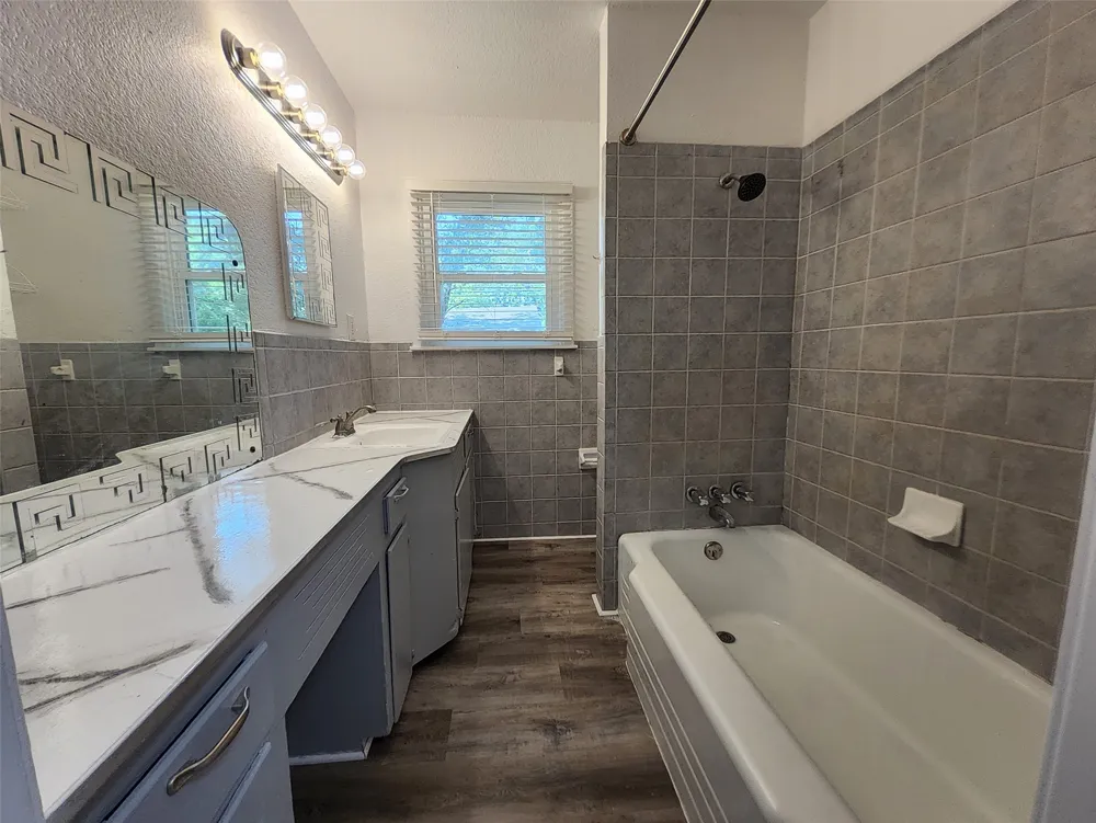 558 Harrison Lane Hurst, TX 76053