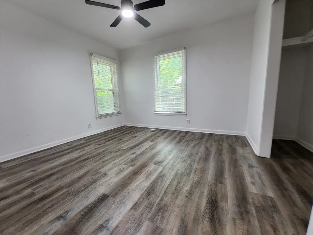 558 Harrison Lane Hurst, TX 76053