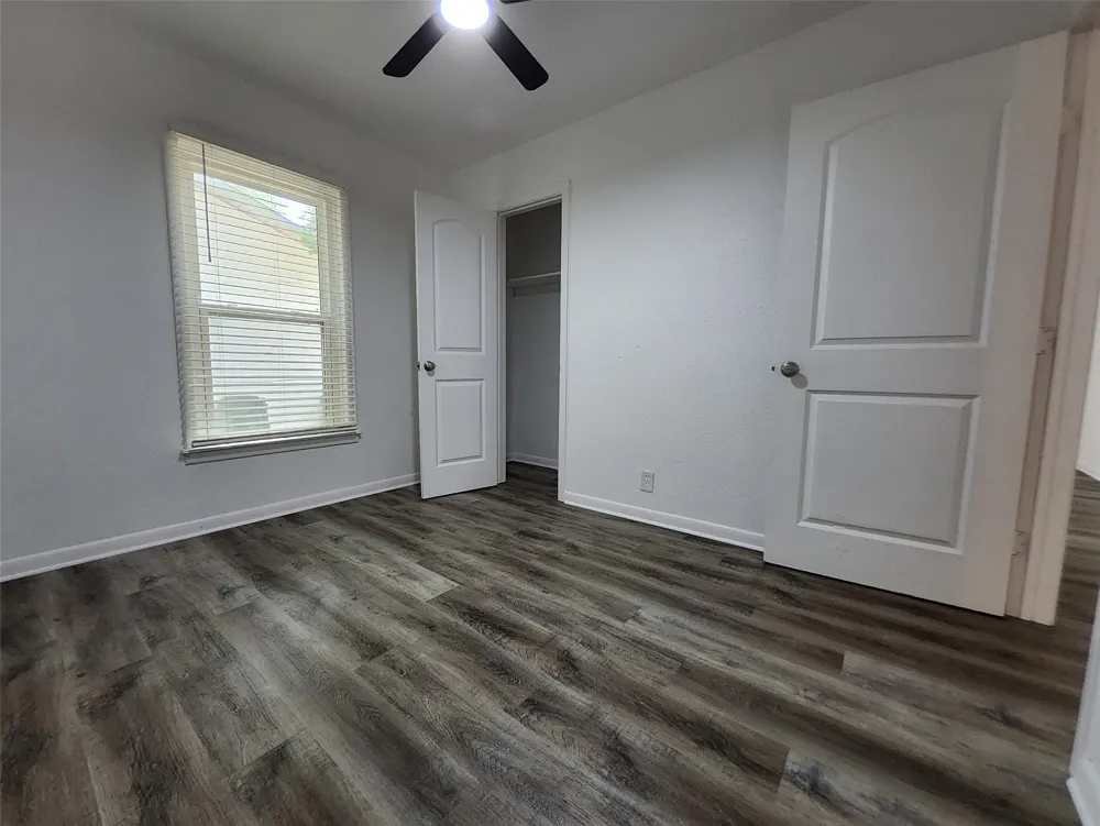 558 Harrison Lane Hurst, TX 76053