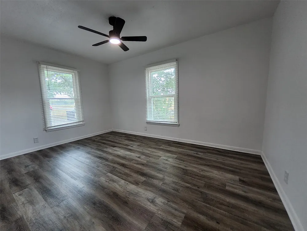 558 Harrison Lane Hurst, TX 76053