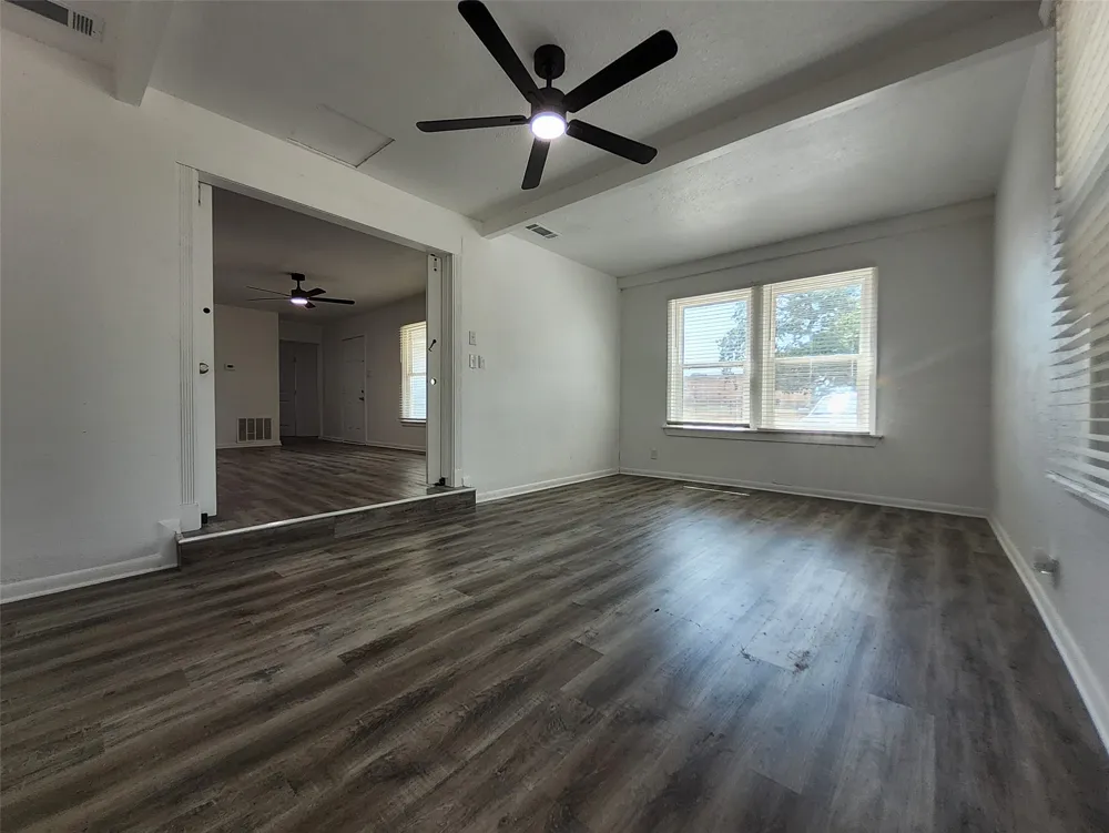 558 Harrison Lane Hurst, TX 76053