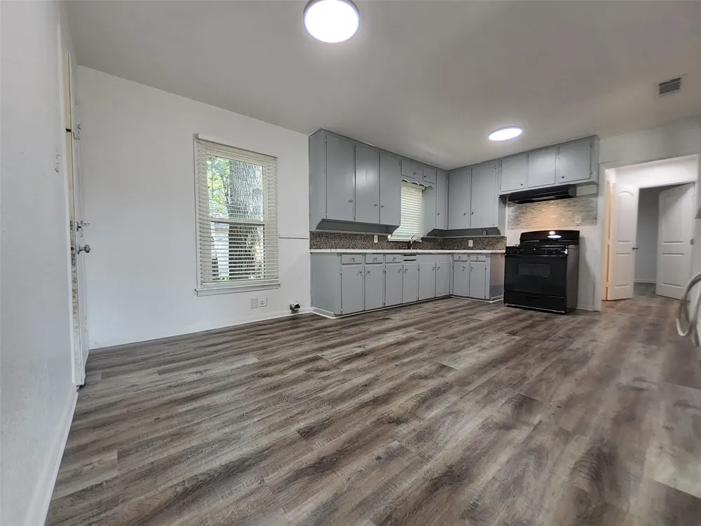 558 Harrison Lane Hurst, TX 76053