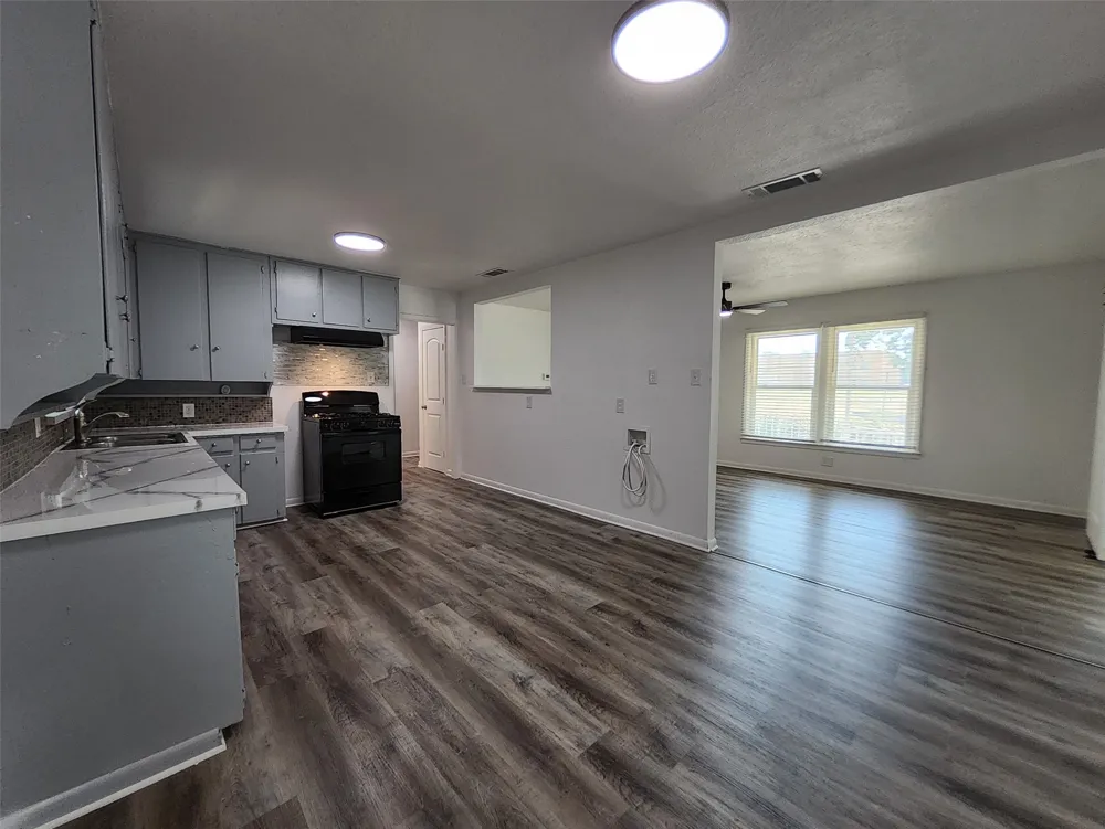 558 Harrison Lane Hurst, TX 76053