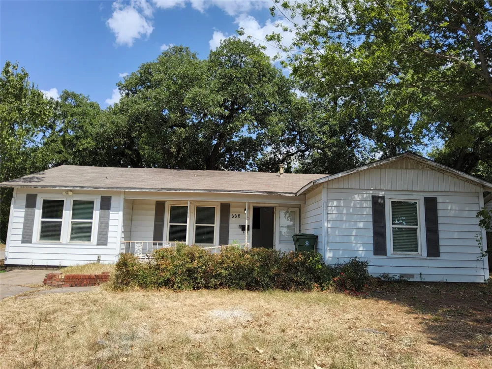 558 Harrison Lane Hurst, TX 76053