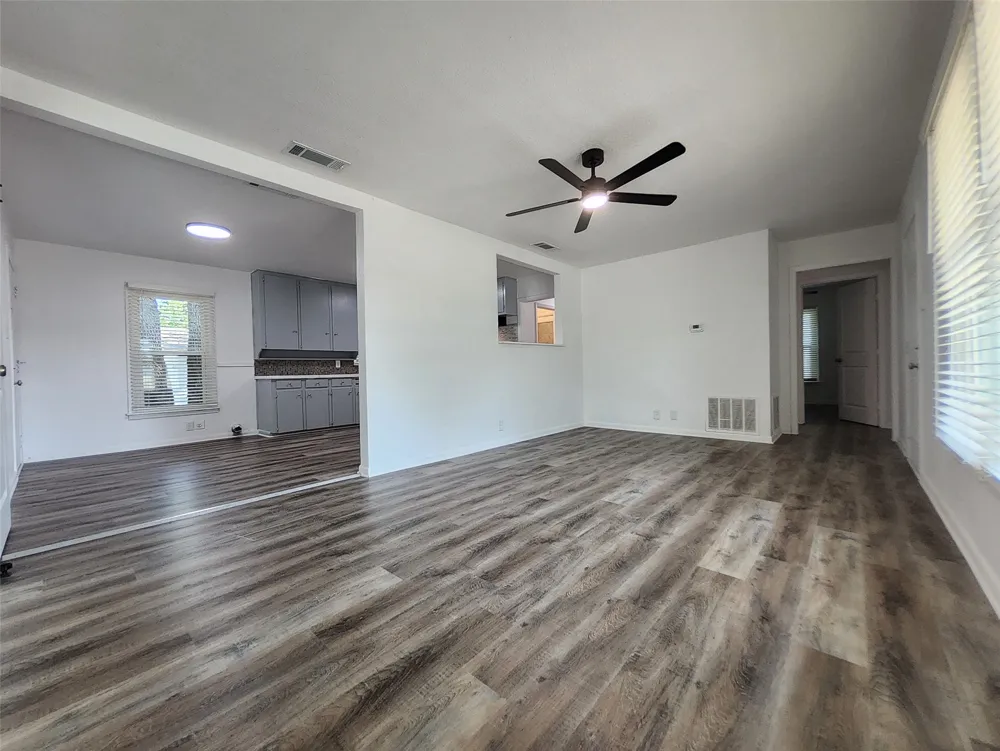 558 Harrison Lane Hurst, TX 76053