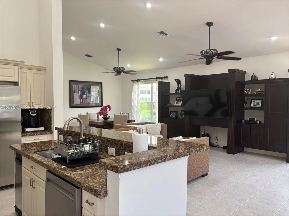 2932 NW 41st St Boca Raton, FL 33434