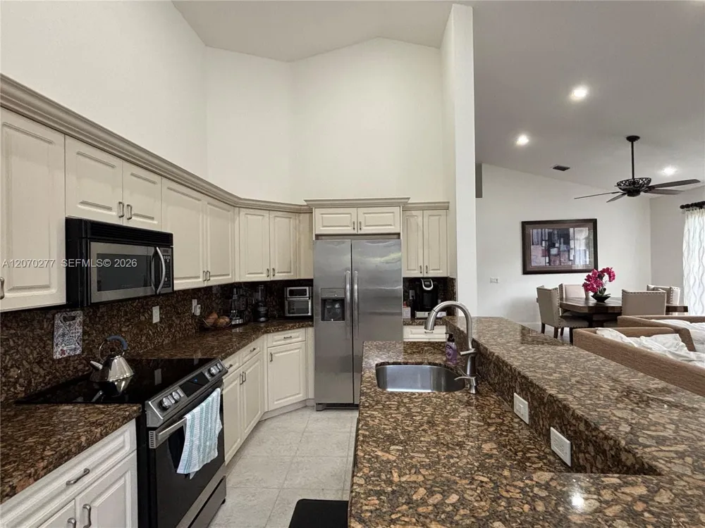 2932 NW 41st St Boca Raton, FL 33434
