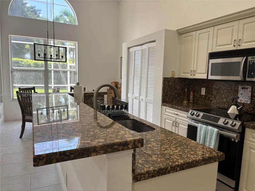 2932 NW 41st St Boca Raton, FL 33434