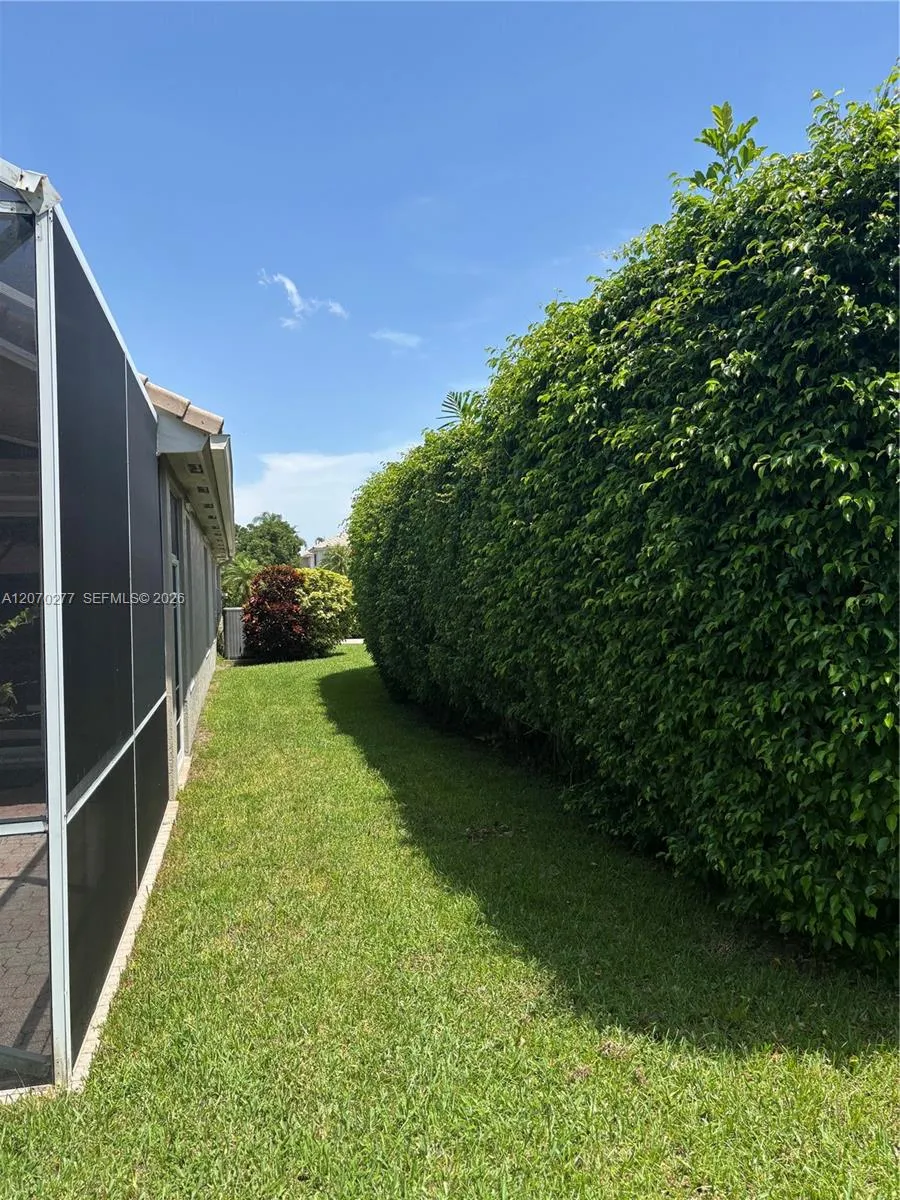 2932 NW 41st St Boca Raton, FL 33434