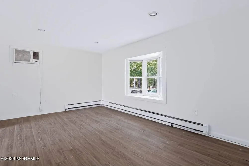 1026 Berkeley Avenue Beachwood, NJ 08722