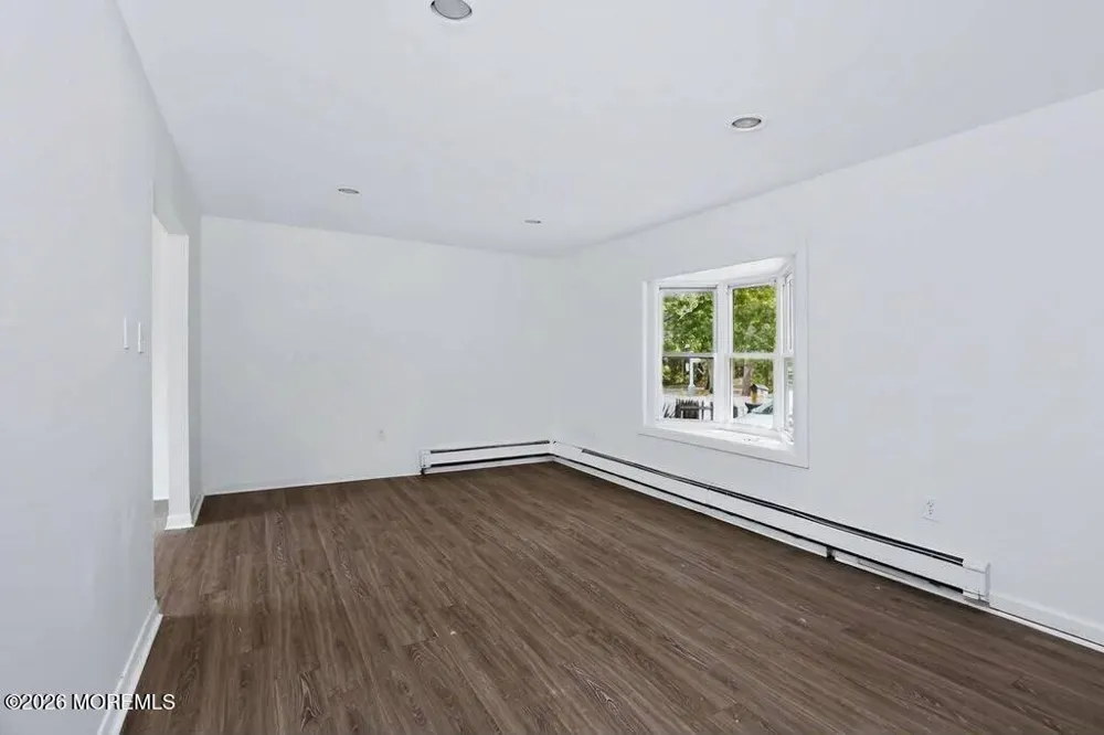 1026 Berkeley Avenue Beachwood, NJ 08722