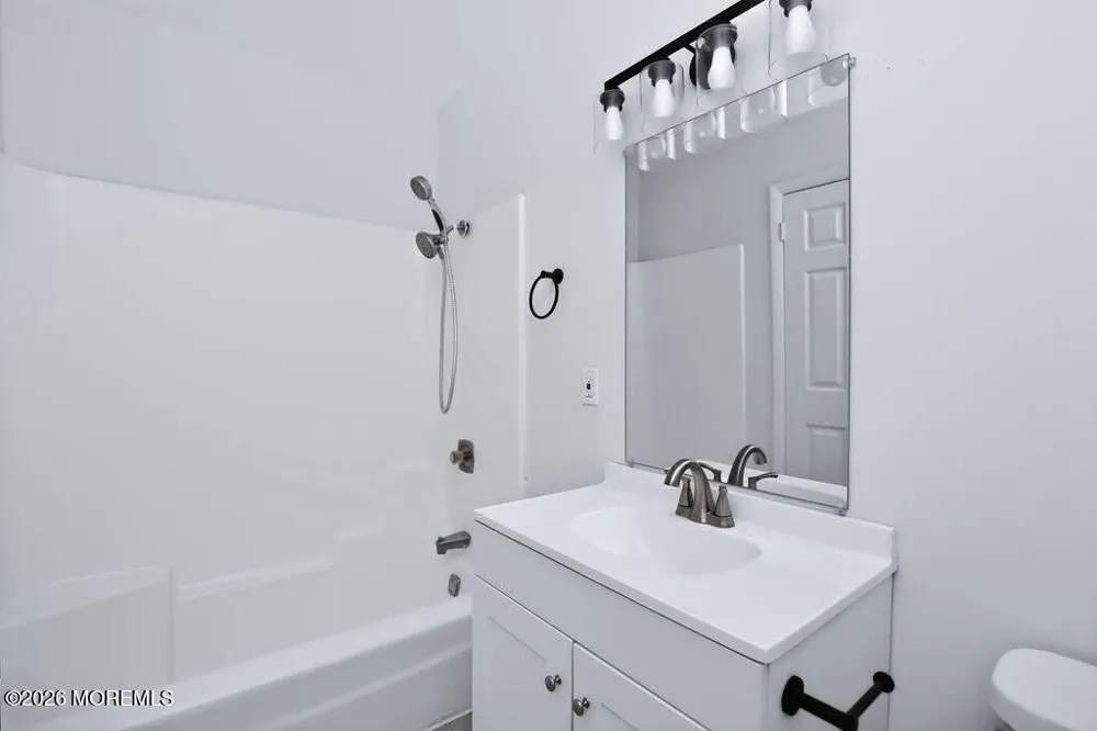 1026 Berkeley Avenue Beachwood, NJ 08722