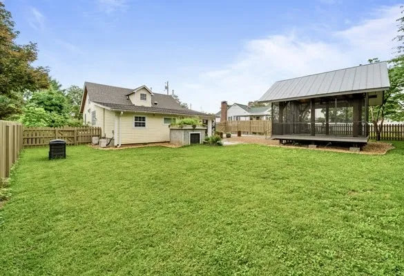105 Wilson St Cowan, TN 37318