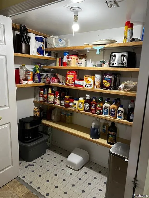 6153 S STATE ROAD Atlas Township, MI 48438