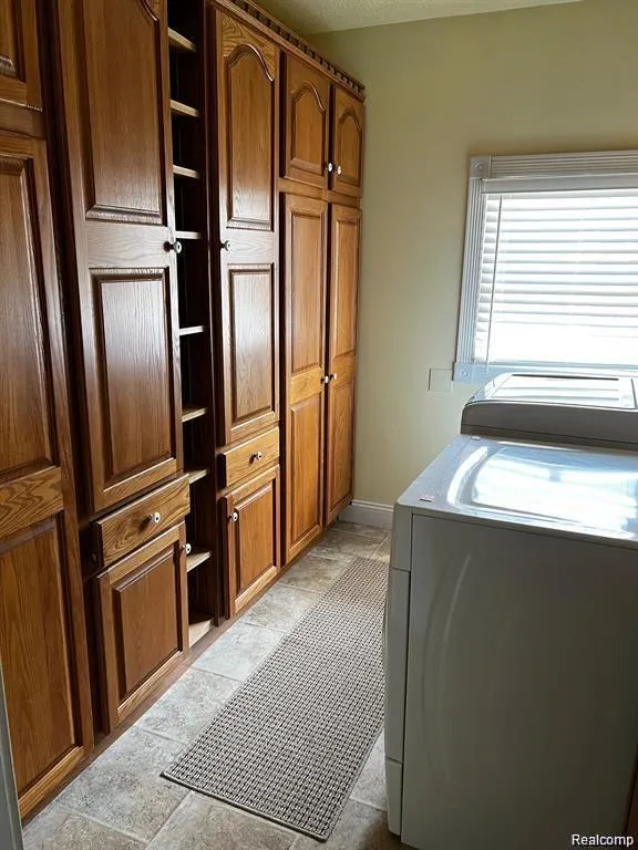 6153 S STATE ROAD Atlas Township, MI 48438