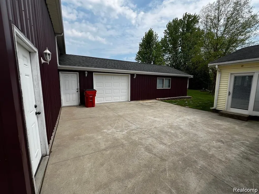 6153 S STATE ROAD Atlas Township, MI 48438
