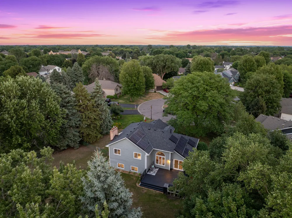 8841 Loch Lomond Court Brooklyn Park, MN 55443