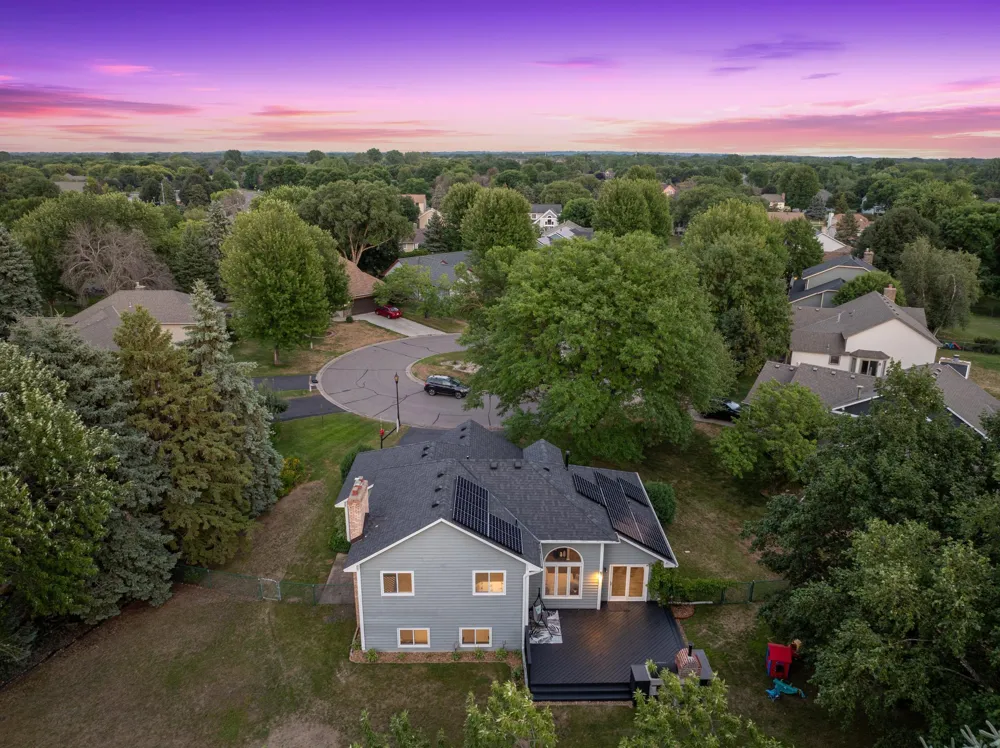 8841 Loch Lomond Court Brooklyn Park, MN 55443