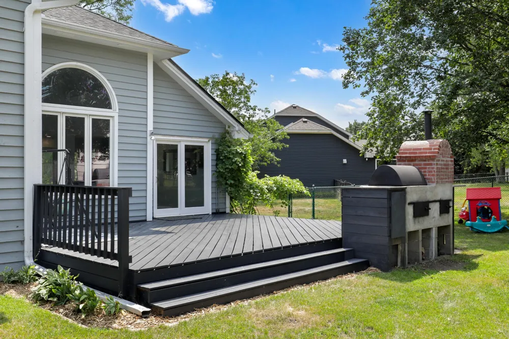 8841 Loch Lomond Court Brooklyn Park, MN 55443